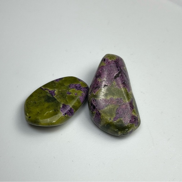 Stitchtite in Serpentine Tumble Stone Set of 2 - Picture 10 of 13